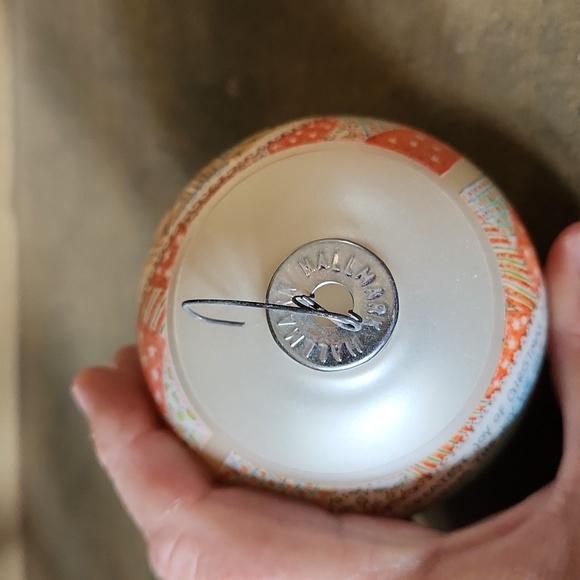 1981 Vintage Hallmark Betsy Clark Glass Ornament - Picture 8 of 9